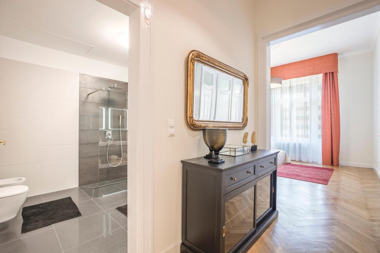 Modernized Unique Huge Central Apartment On 135Sqm Budapest Esterno foto