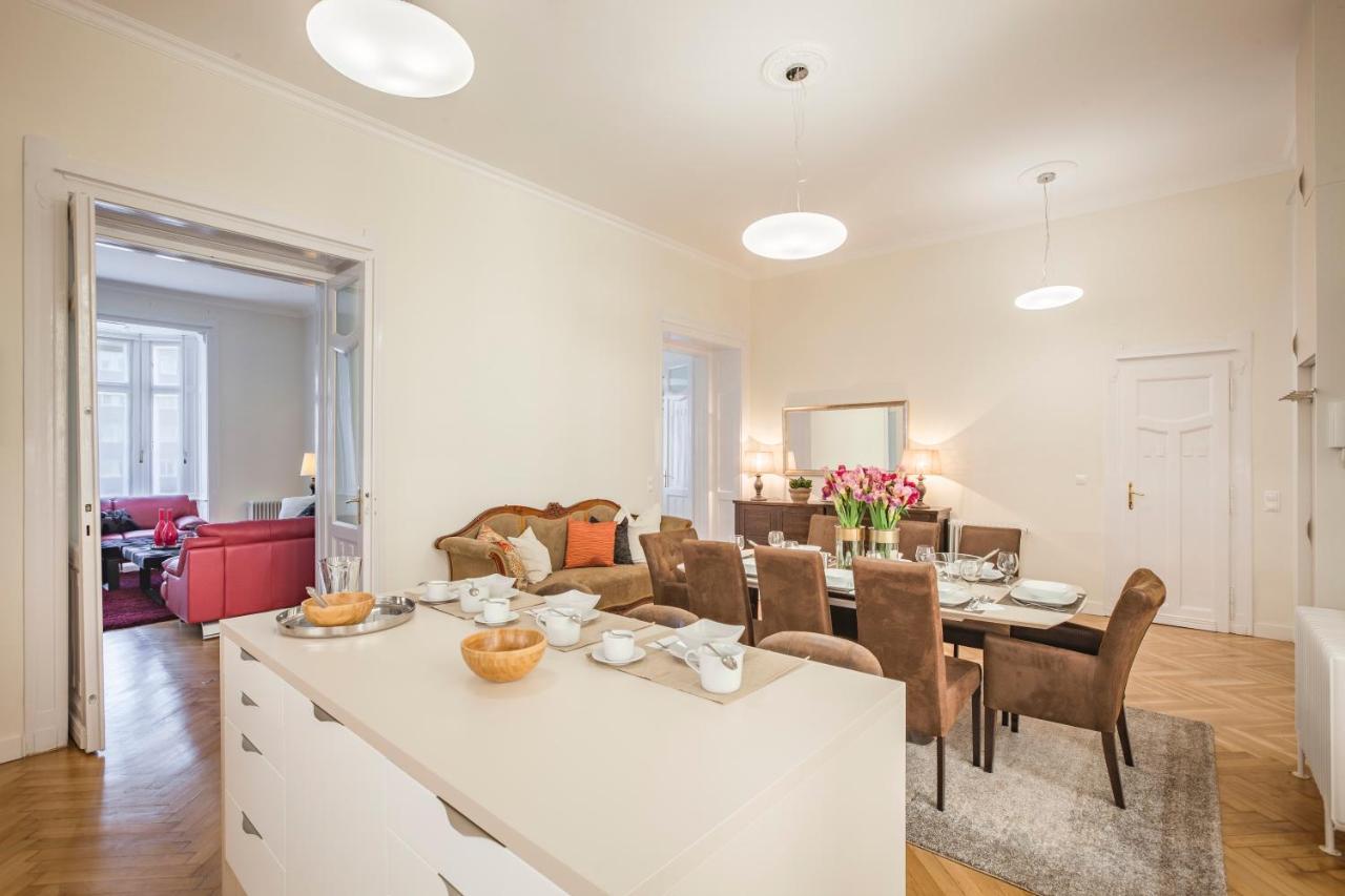 Modernized Unique Huge Central Apartment On 135Sqm Budapest Esterno foto