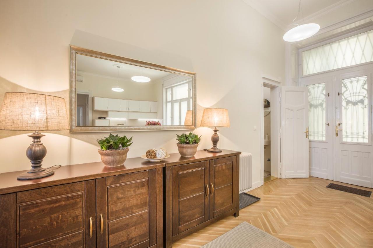 Modernized Unique Huge Central Apartment On 135Sqm Budapest Esterno foto