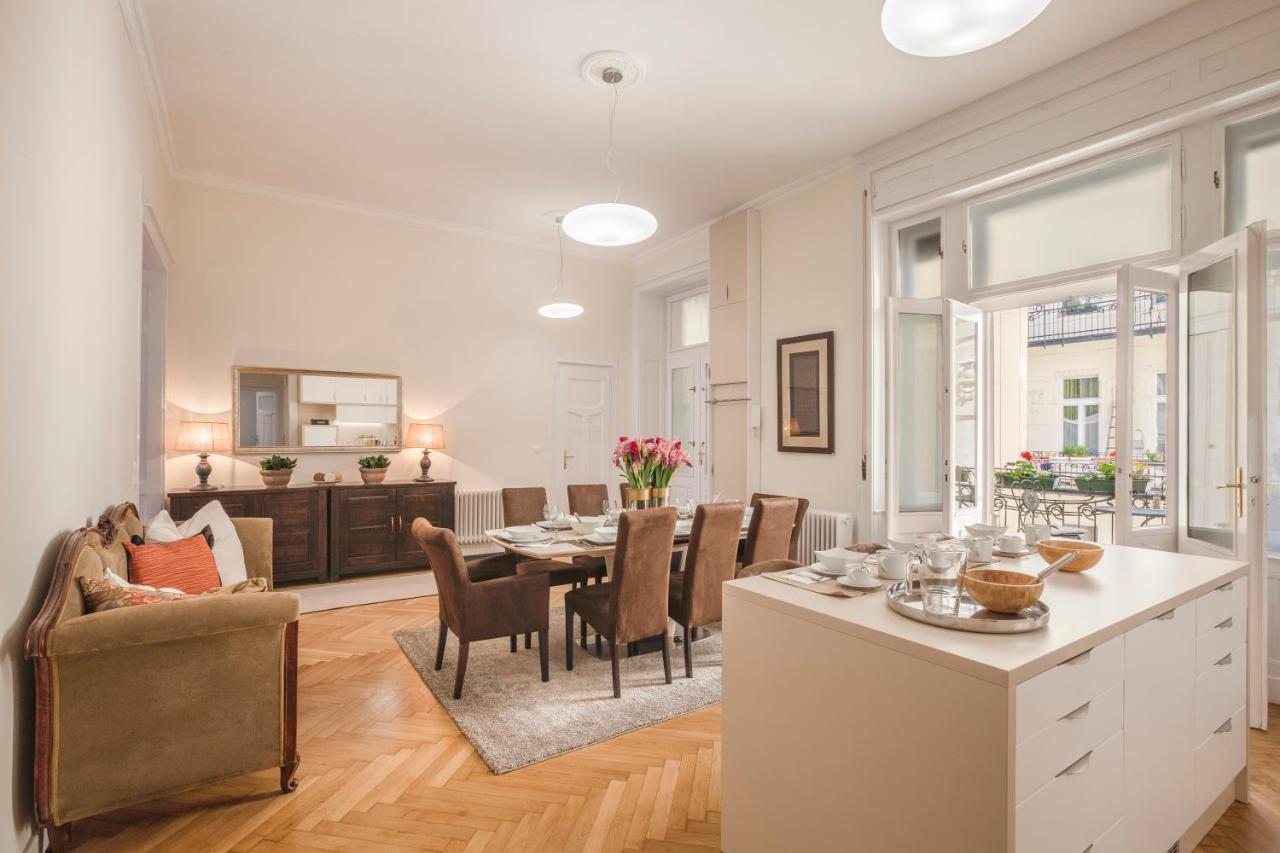 Modernized Unique Huge Central Apartment On 135Sqm Budapest Esterno foto